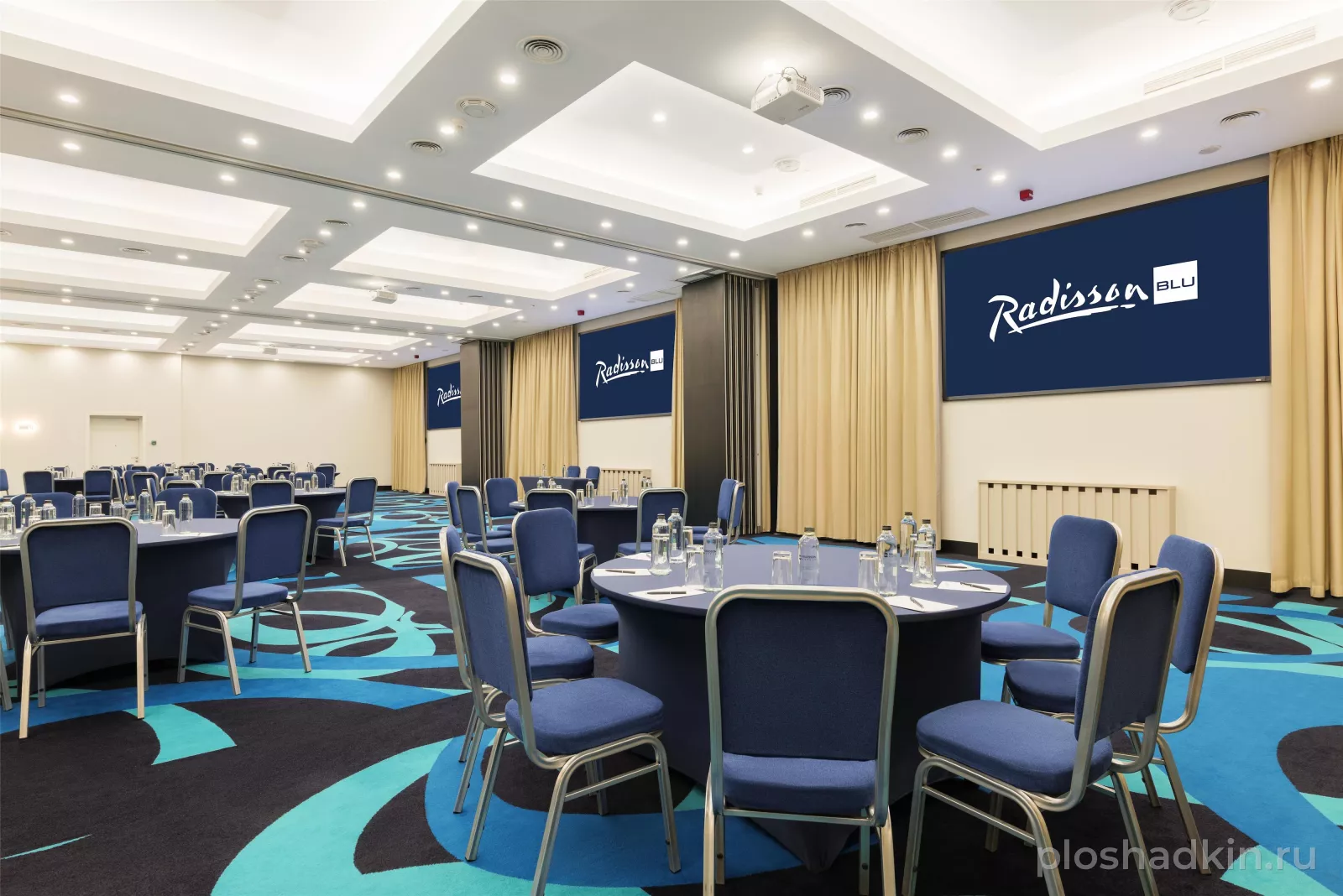 Radisson Blu Белорусская — Мюзик-холл — зал в отеле в Москве