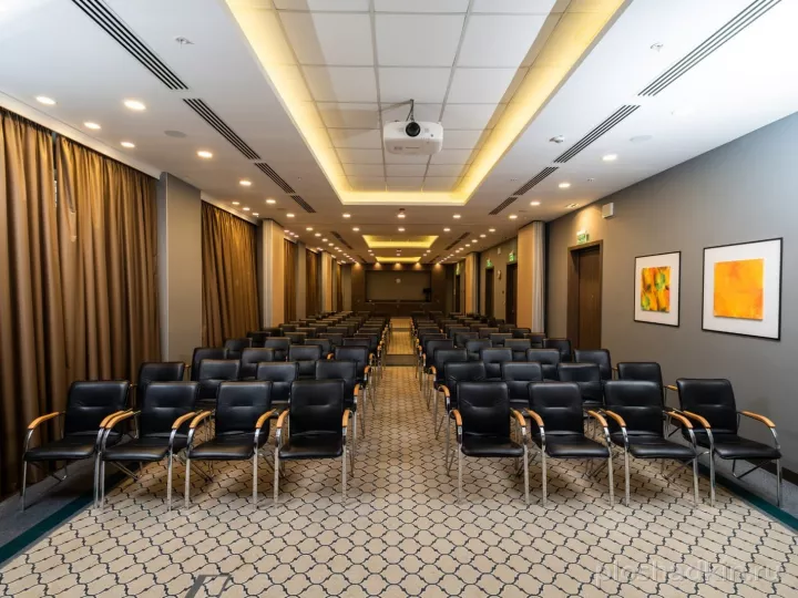DoubleTree by Hilton — Golden Hall — конференц-зал в Тюмени, фото 7