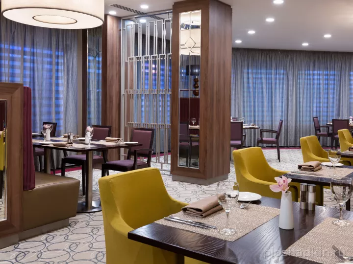 DoubleTree by Hilton — ресторан Emerald — банкетный зал в Тюмени, фото 6