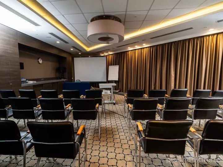 DoubleTree by Hilton — Titanium Hall — конференц-зал в Тюмени