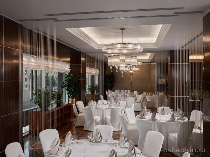 Hotel Continental (бывший InterContinental Москва Тверская) — Ресторан «Татлин» — зал в отеле в Москве, фото 4