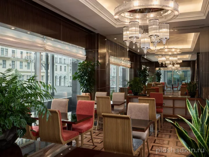 Hotel Continental (бывший InterContinental Москва Тверская) — Ресторан «Татлин» — зал в отеле в Москве, фото 7