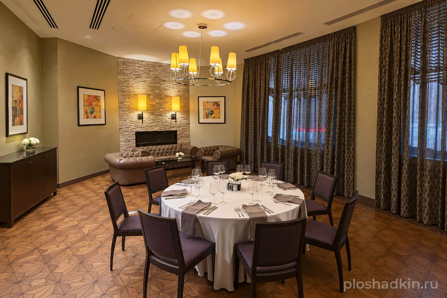 DoubleTree by Hilton — Каминный зал — банкетный зал в Тюмени