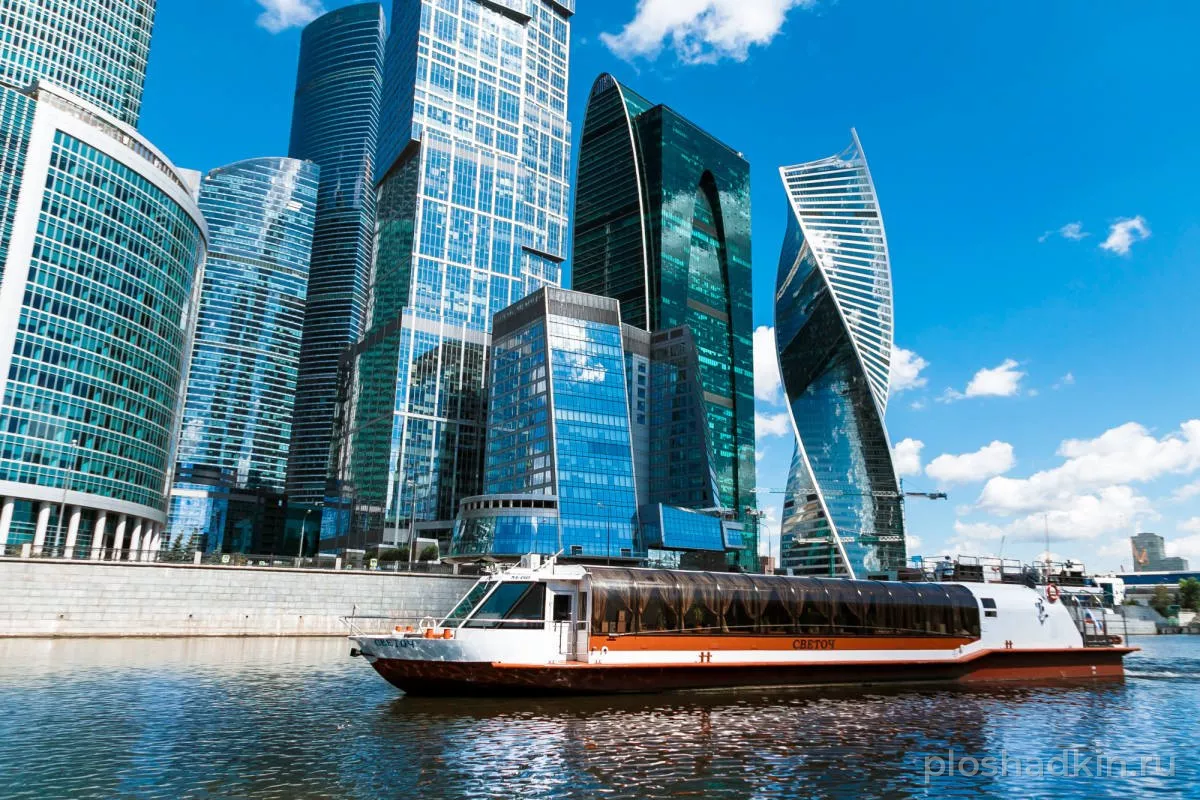RED BOAT — Теплоход Светоч — теплоход в Москве