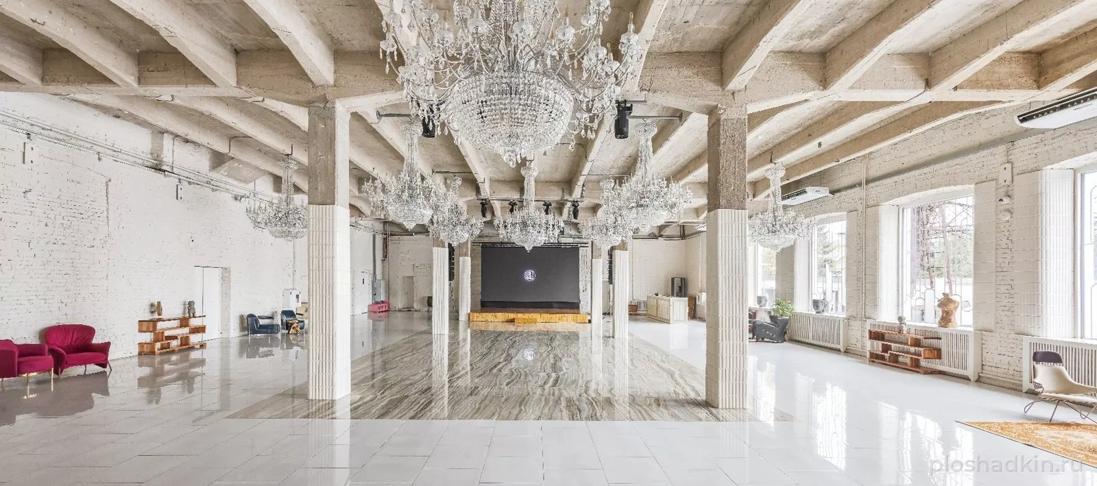 LOFT HALL #1 — Royal Blanc — лофт в Москве
