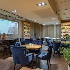 Лофт 13 на Мясницкой — букстор 250