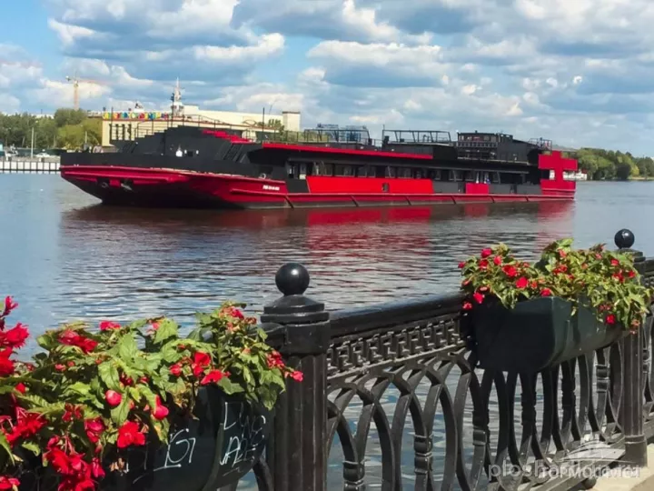 RED BOAT — Loft Boat — банкетный зал в Москве
