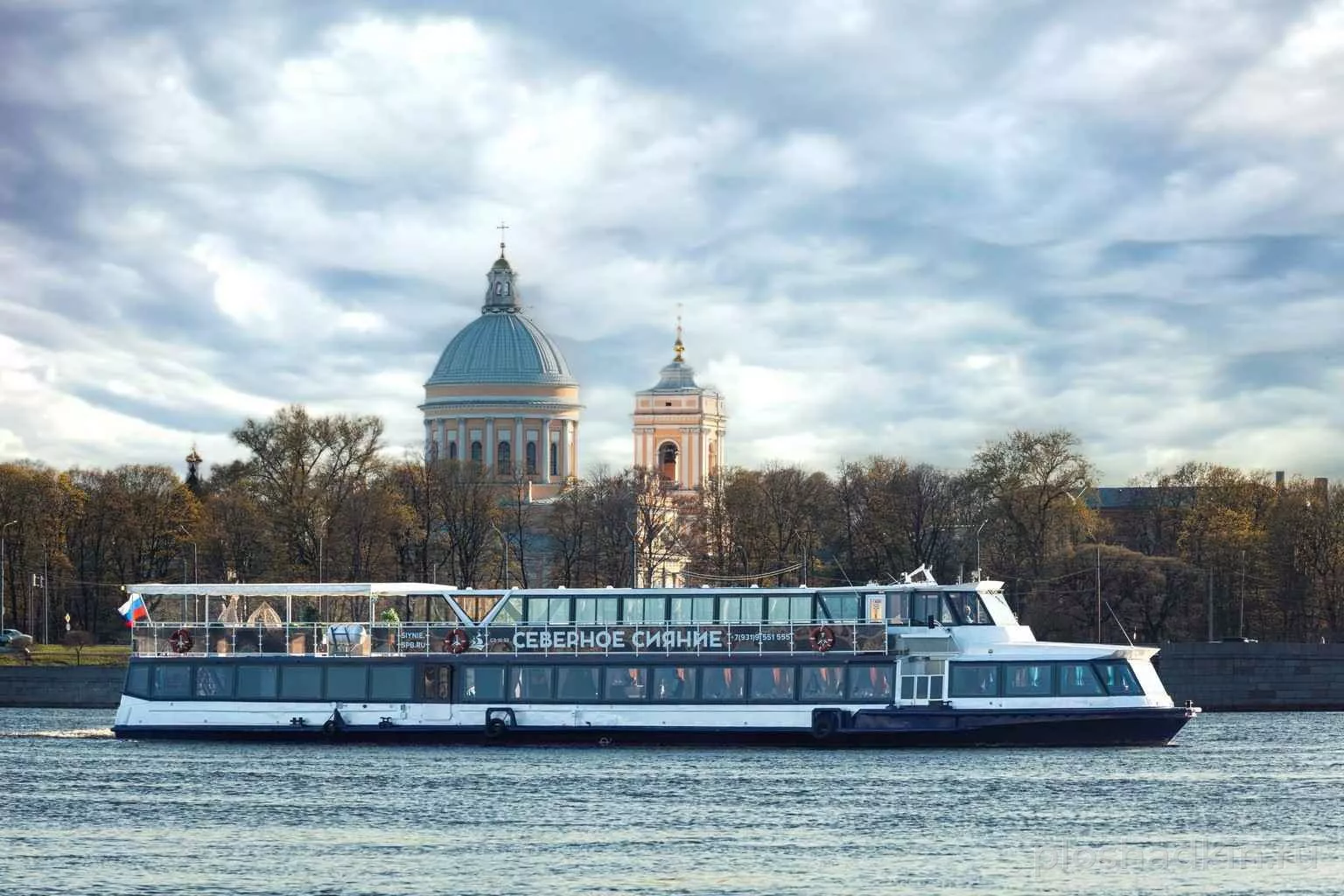 Навигатор — теплоход «Северное сияние» — теплоход в Санкт-Петербурге