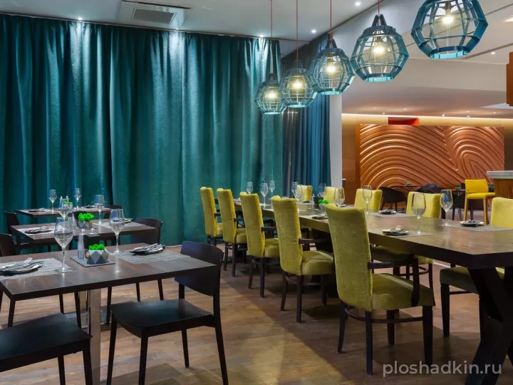 Cosmos Selection Москва Шереметьево Аэропорт (бывший Sheraton Шереметьево) — Ресторан «Стратосфера» — зал в отеле в Москве, фото 5