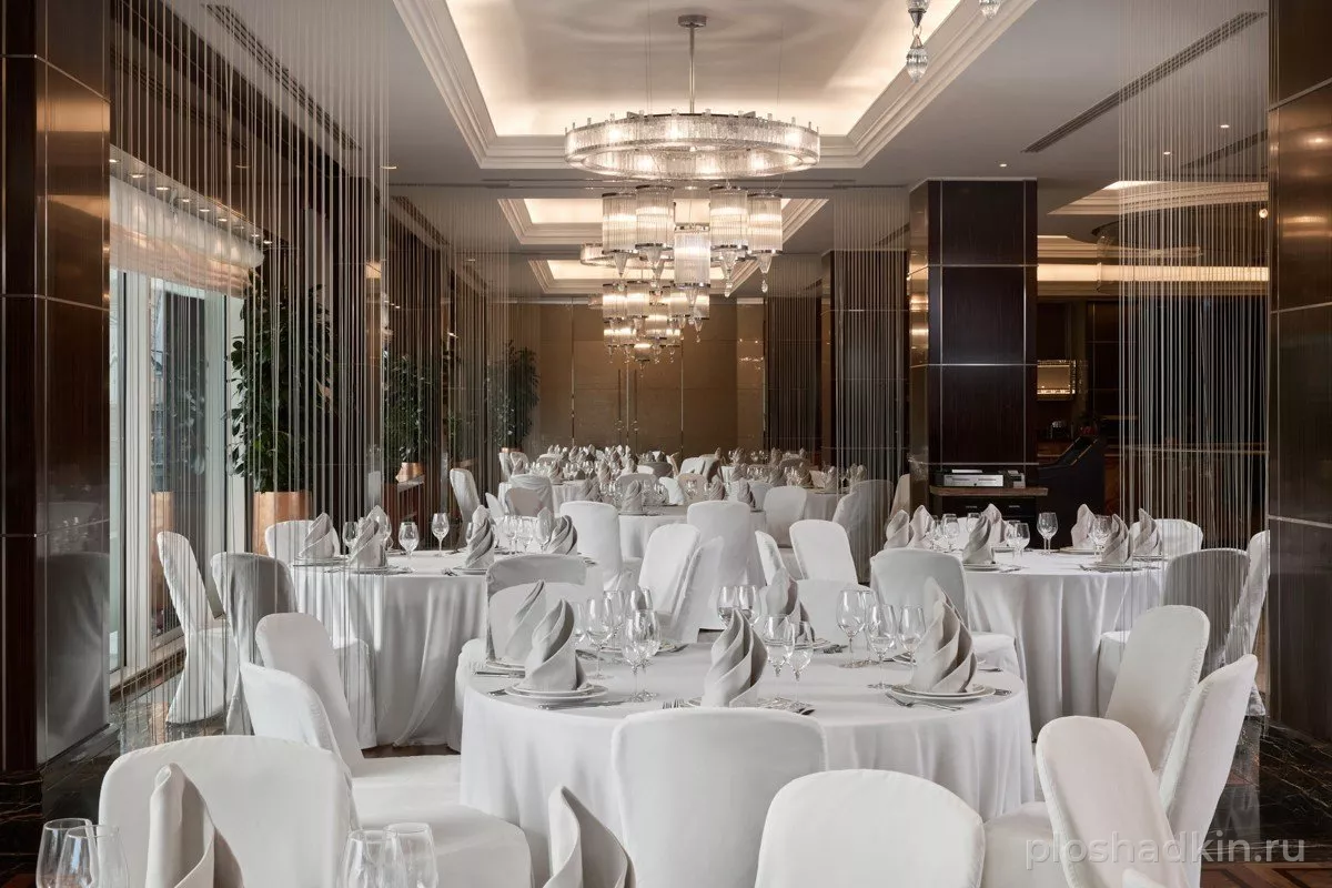 Hotel Continental (бывший InterContinental Москва Тверская) — Ресторан «Татлин» — зал в отеле в Москве